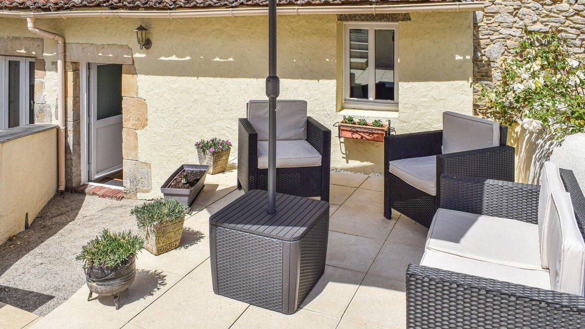 Le Busseau House | Well-maintained, charming house in a warm, welcoming atmosphere.