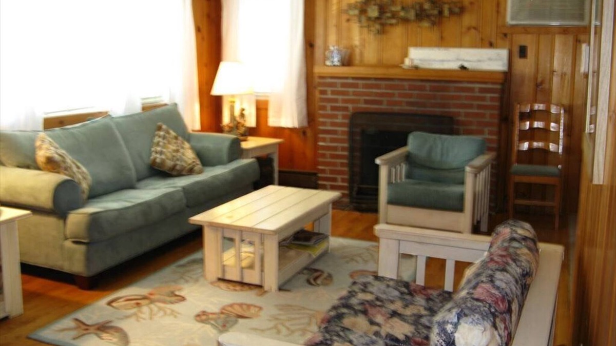 Harvey Cedars Apartment | Well maintained first floor duplex close to the ocean and bay beach in Harvey Cedars.