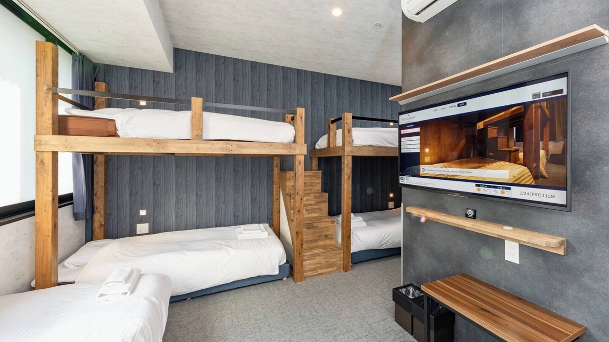 Motomatchi Hotel | Well Stay Namba 5 person room with bath/Osaka Ōsaka