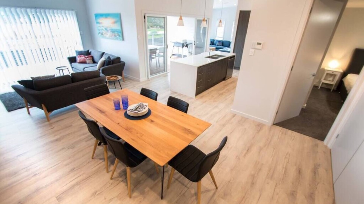 Seymour House | Wellington Lake Retreat