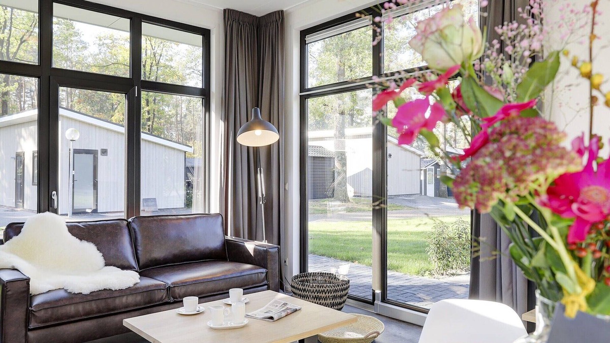 Markelo Ski Chalet | Wellness Chalet with smart TV, next to forest