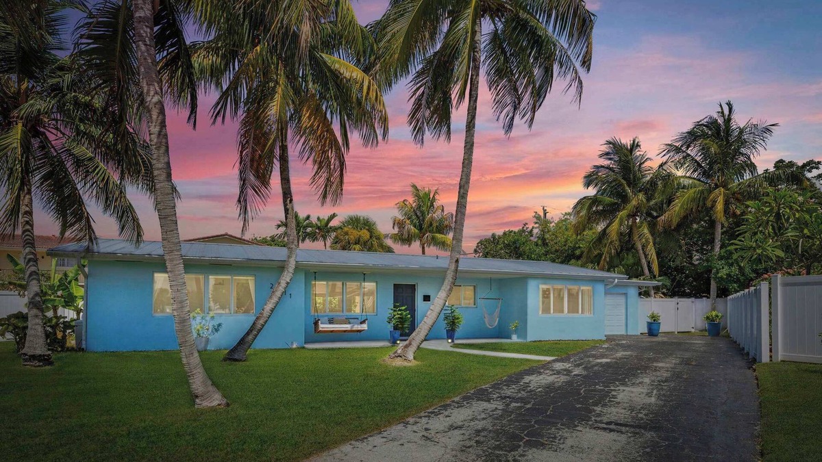 Lighthouse Point House | Wellness Retreat w/Pool~Gym~Family Fun