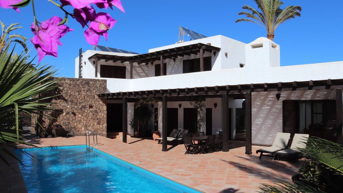 Villaverde Villa | Wellness Villa Luxe - Heated Pool - Steam Room - WiFi Netflix Sonos Trop Garden