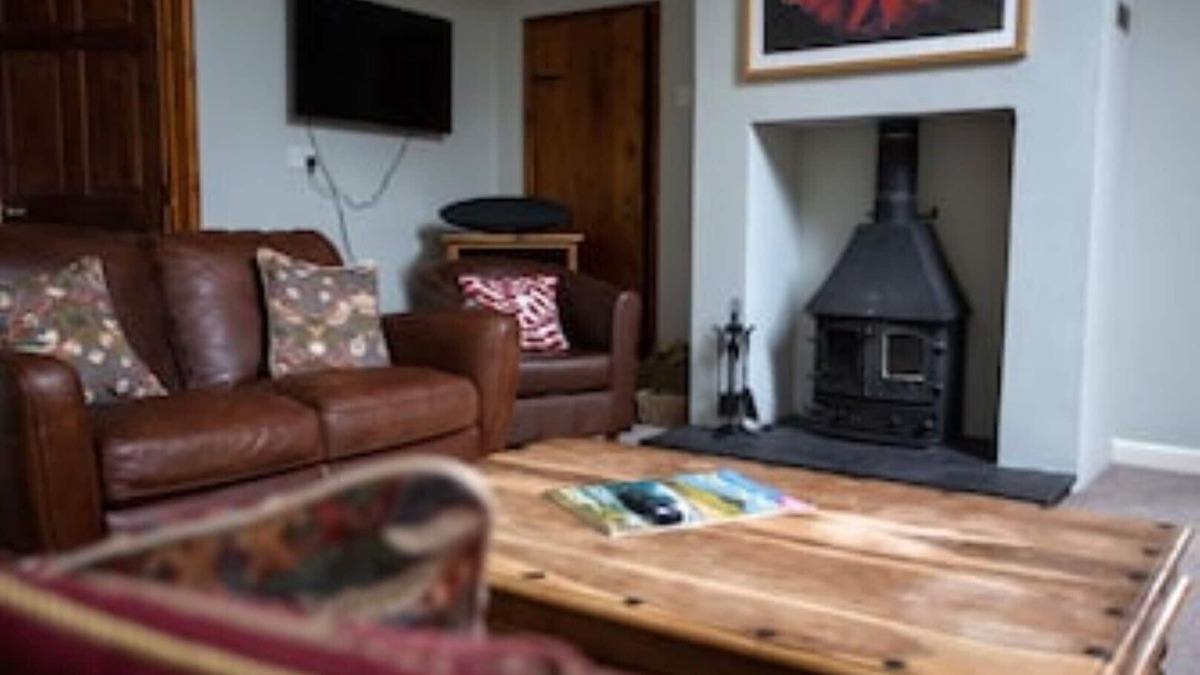 Llanfyrnach House | Wellstone Cottages - Honey Coach House