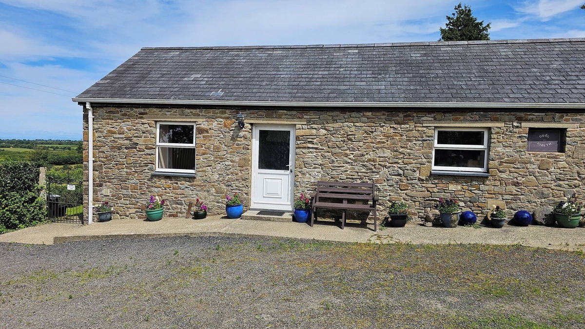 Plwmp Cottage | Welsh Coastal Cottage nr Llangrannog & New Quay with Donkeys & woodburner