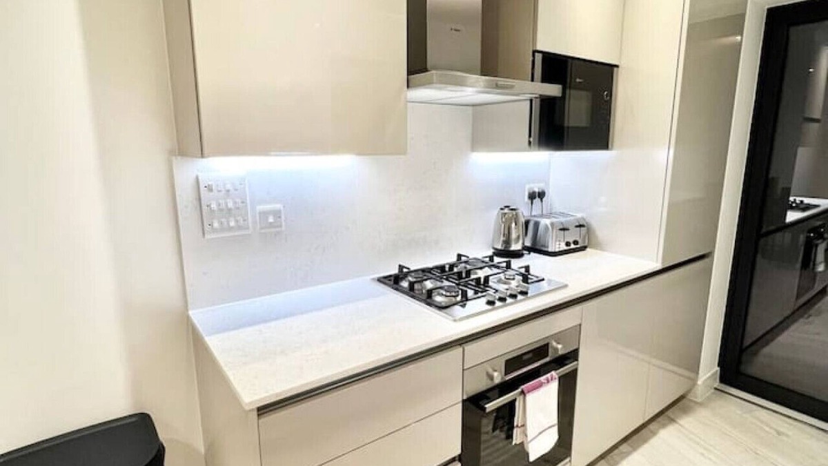 Barnhill Apartment | Wembley Stadium- 3 Bedroom Ground Floor Garden Apt