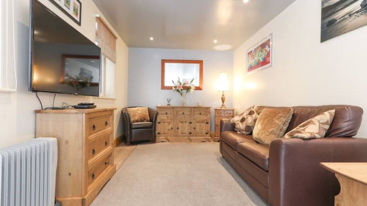 Carleton House | Wend Gardens, Carleton, Skipton. Pet friendly.