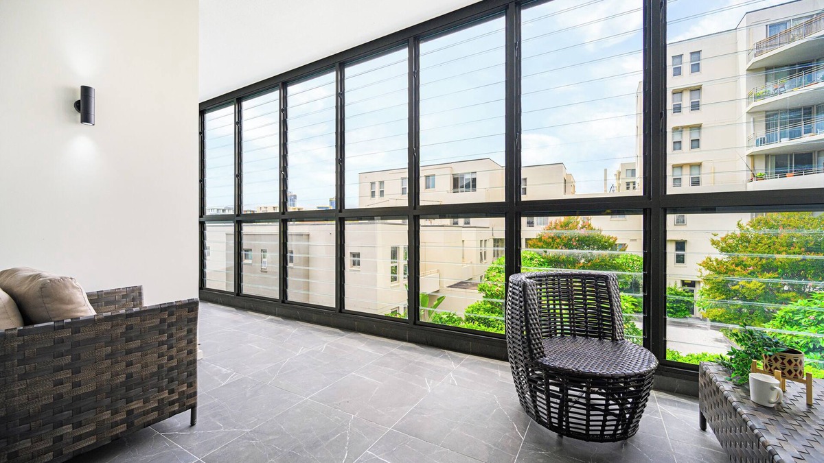 Sydney Olympic Park Apartment | Wentworth Point Modern 2Br with large belconyn