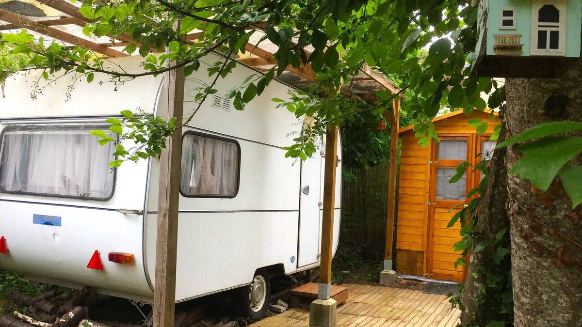 Blere House | Werewolf Glamping