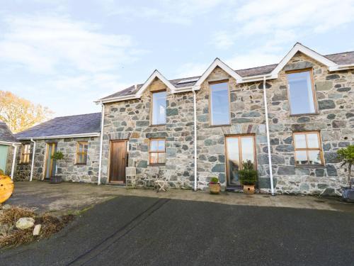 Dinas House | Wern Olau Cottage