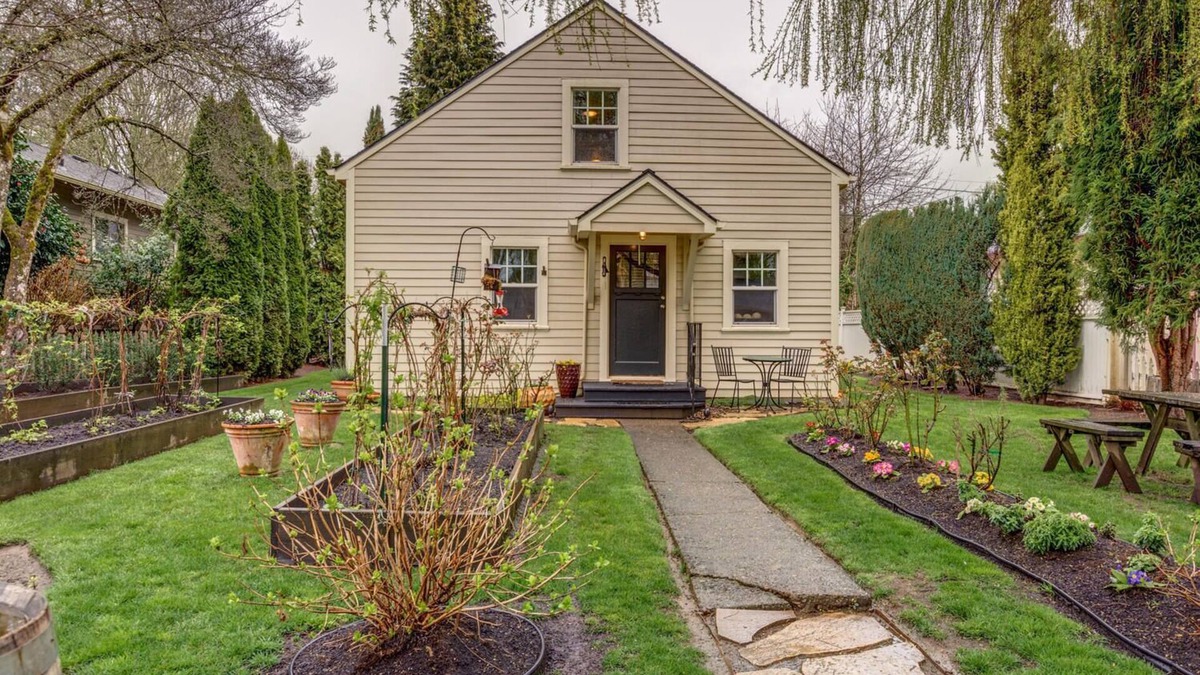 West Linn House | Wescott House in the historic Willamette District