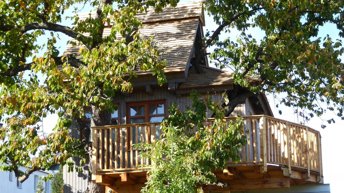 Rinteln House | Wesertal tree house - Beautiful, with a view of the meadow landscape and the Weser valley