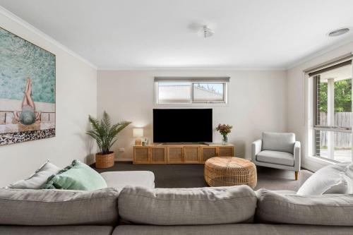 Geelong West House | West Addis I Longer Stays Welcome