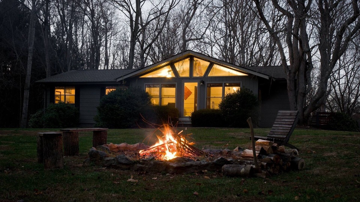 Asheville House | West Asheville/private but close to all *HOT TUB* Peaceful Penley Cottage