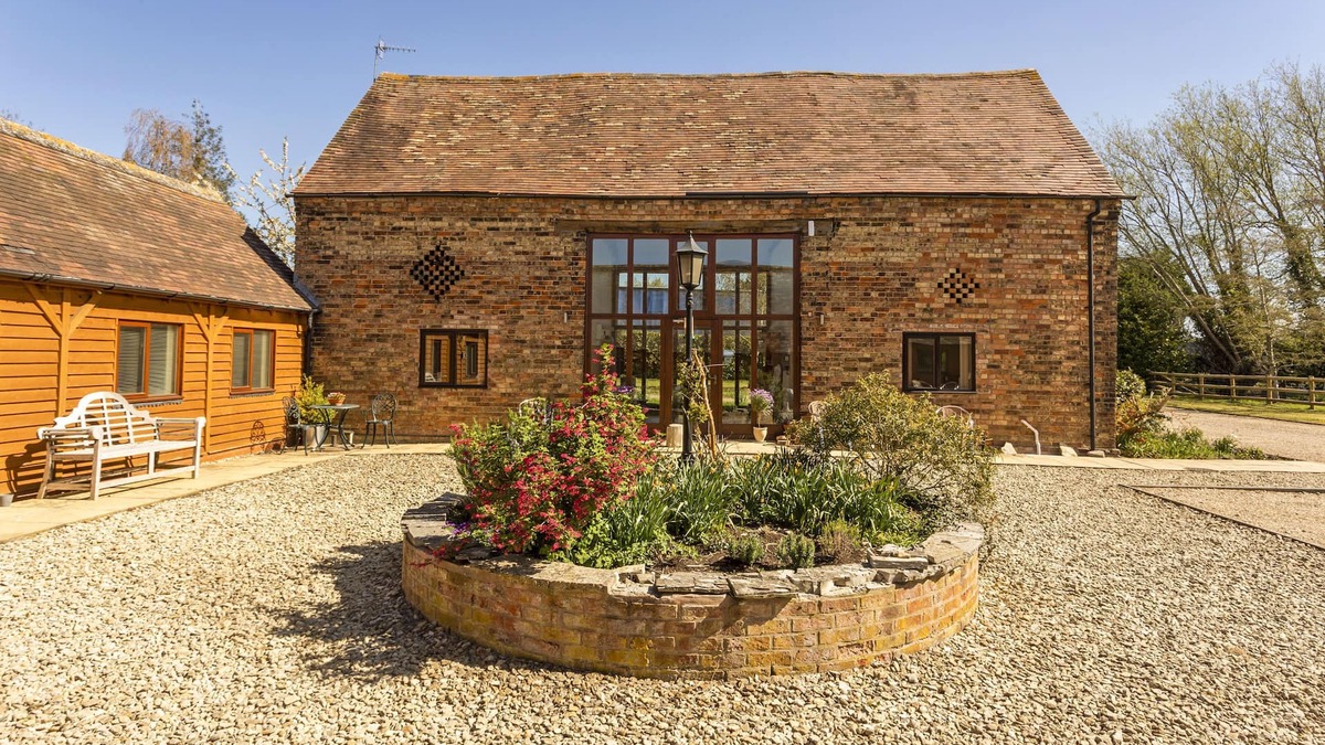 Wickhamford Cottage | West Barn Cottage - sleeps 3 guests in 2 bedrooms
