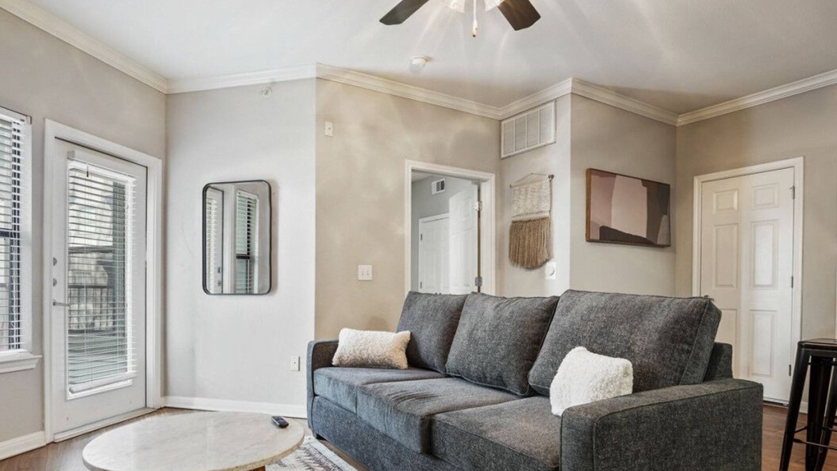 West Campus Apartment | West Campus Accommodations + Pool + King Bedrooms