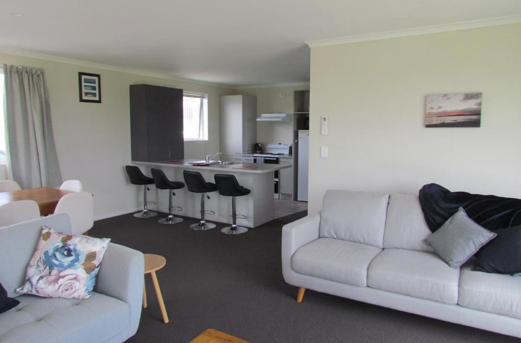 Te Kopuru House | West Coast Wonder 4 Minutes Drive to Glinks Gully