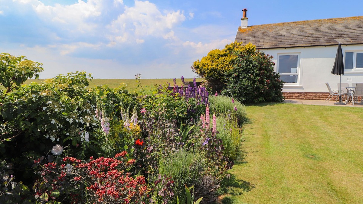 Maryport Cottage | WEST CROFT, pet friendly, country holiday cottage in Mawbray