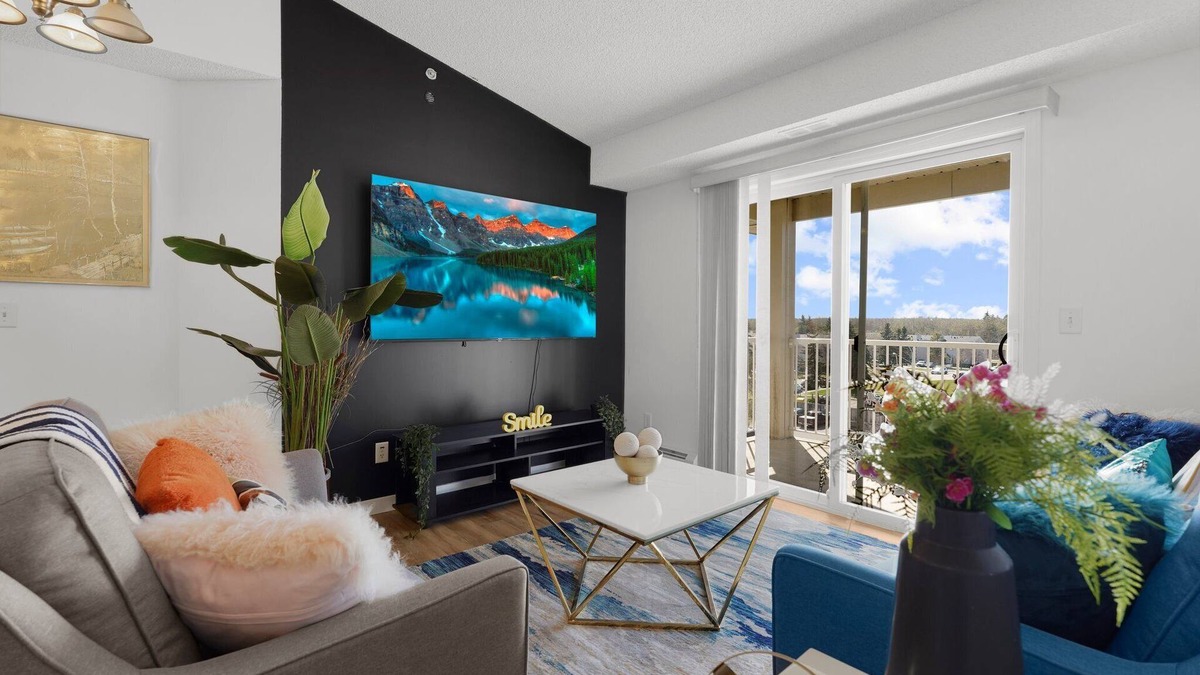 West Edmonton Apartment | West Edmonton Mall Condo | Free Parking