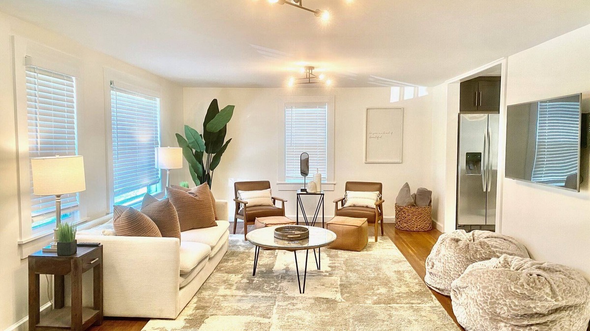 Woodbine House | West Elm Charm, 3 Minutes to Soccer Stadium & 5 Minutes to Broadway