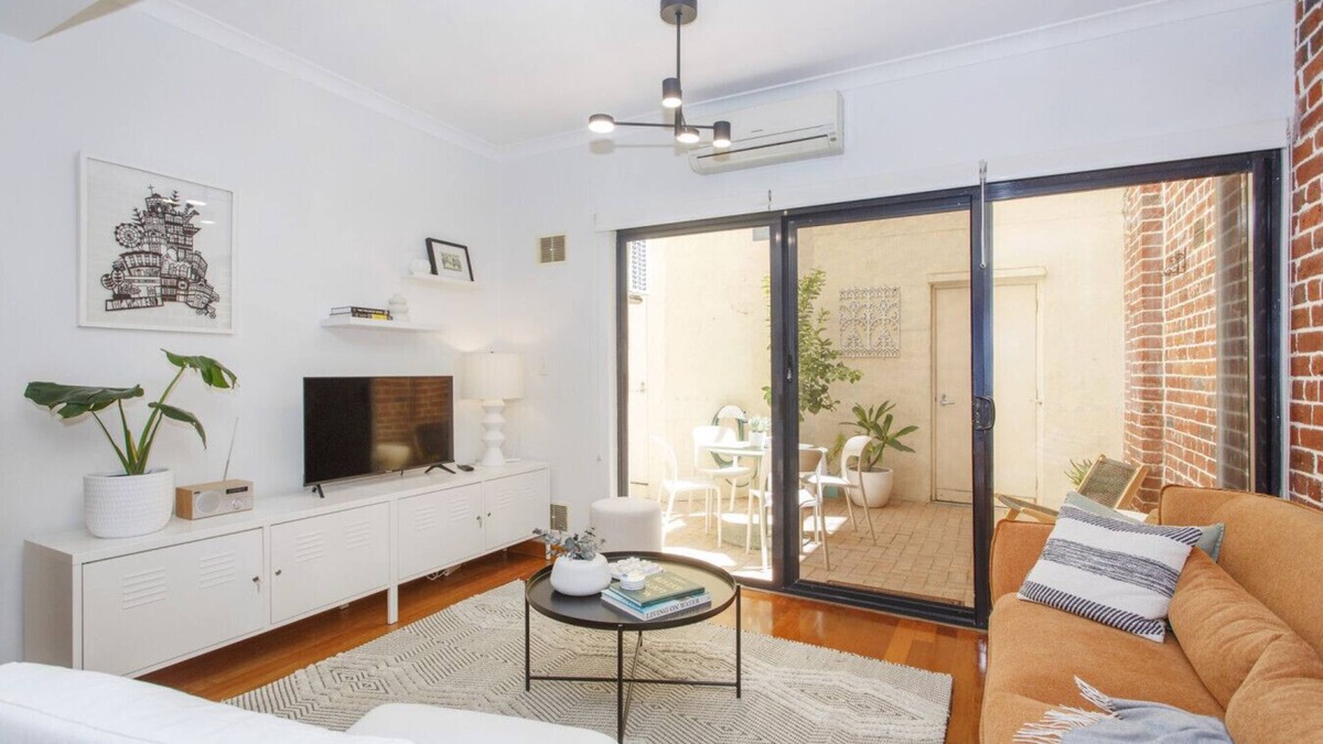 Fremantle Apartment | West End Courtyard Retreat