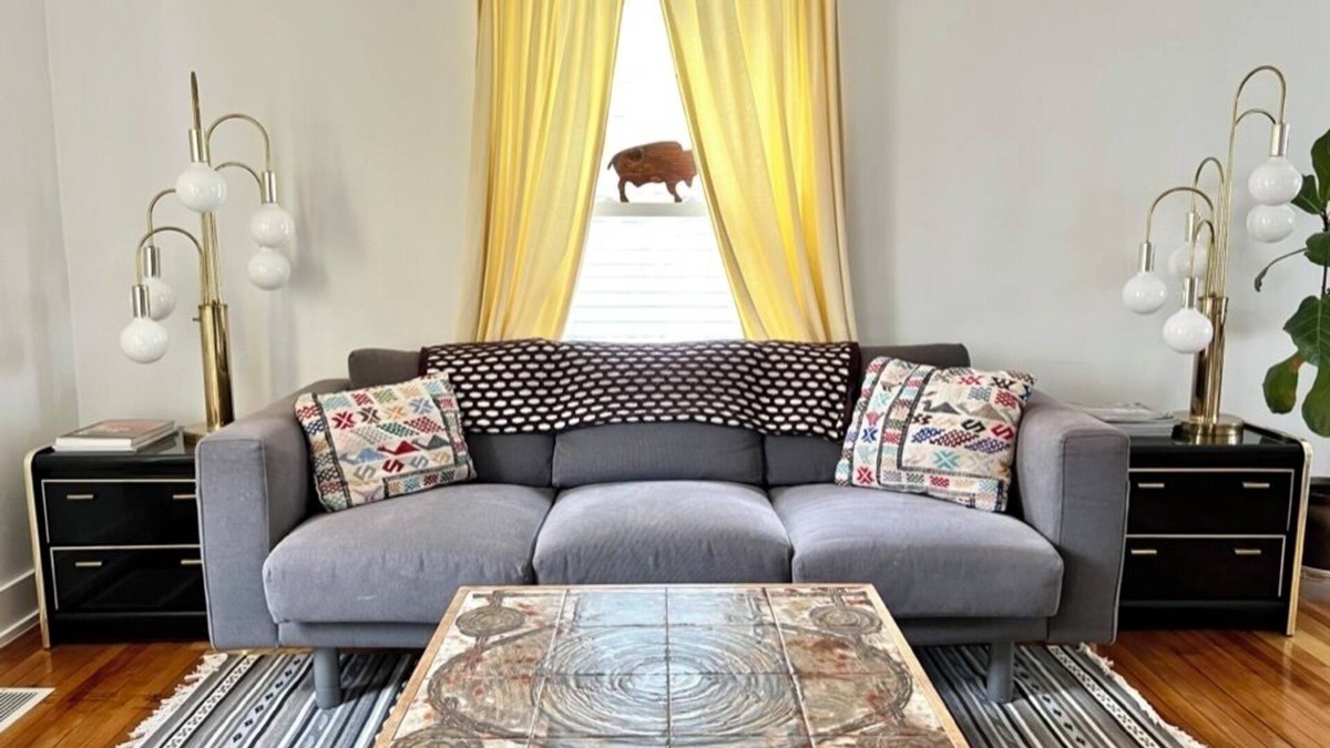 Portland Apartment | West End's Diamond in the Rough 2-bedroom Apartment with Parking & WiFi