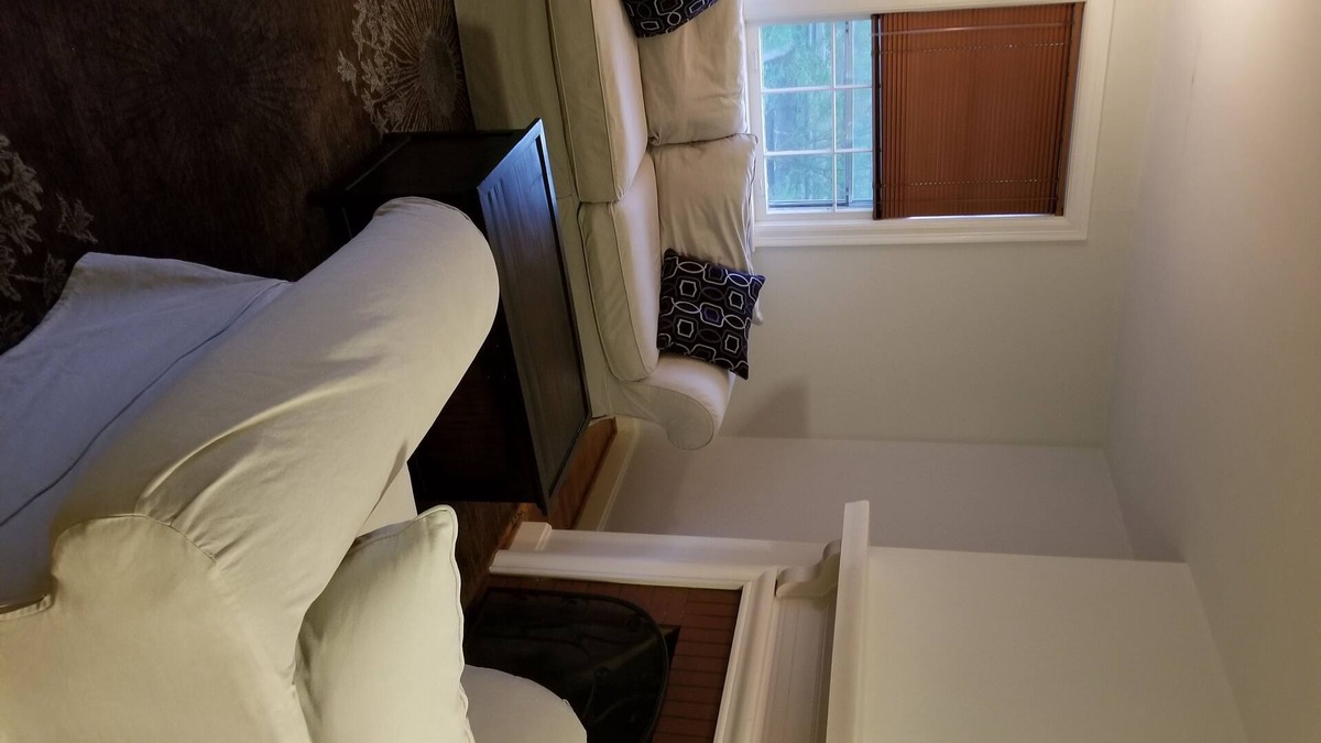 Green Hills House | West End Stay