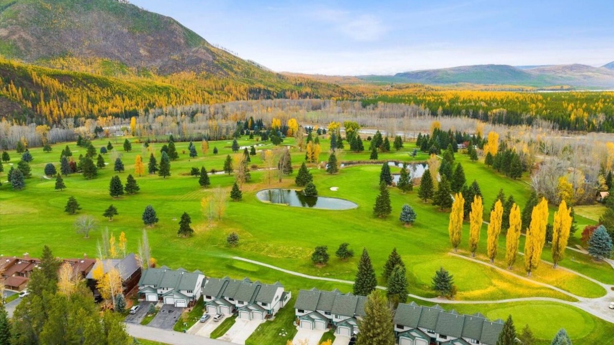West Glacier Condo | West Glacier Getaway: Mountain & Golf Course Views