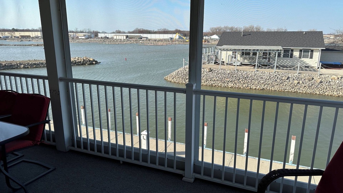 Gypsum Condo | West Harbor Marina Condo - B