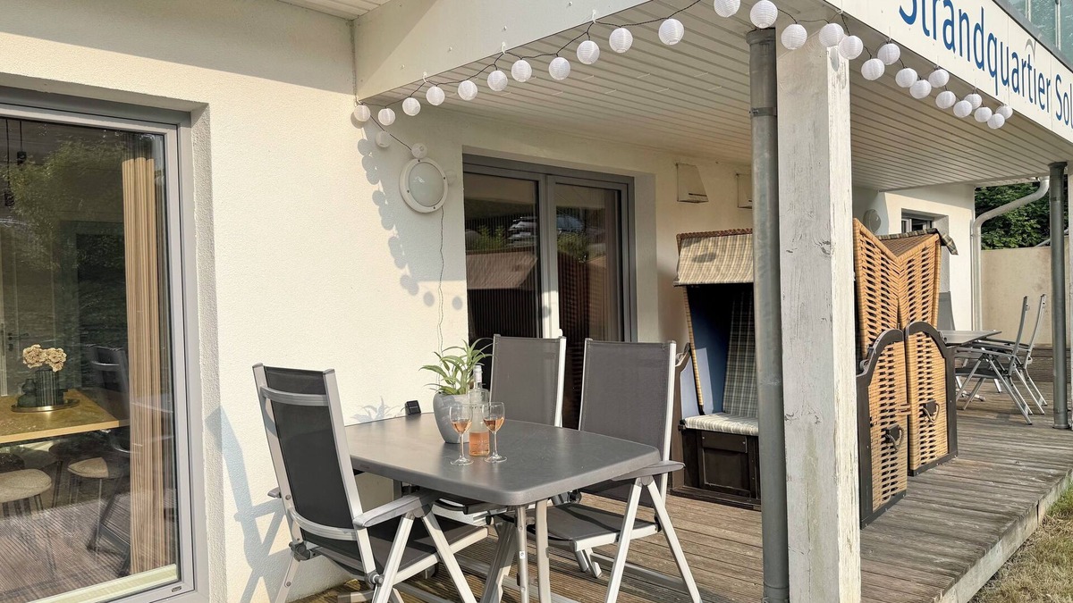 Murwik Apartment | West Indies - close to the beach, terrace WLAN, parking space, washing machine