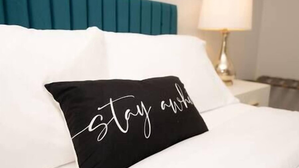 Lethbridge Bed & Breakfast | West Lethbridge Suite with Hot Tub
