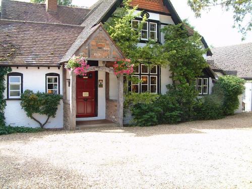 Aston Clinton House | West Lodge Hotel
