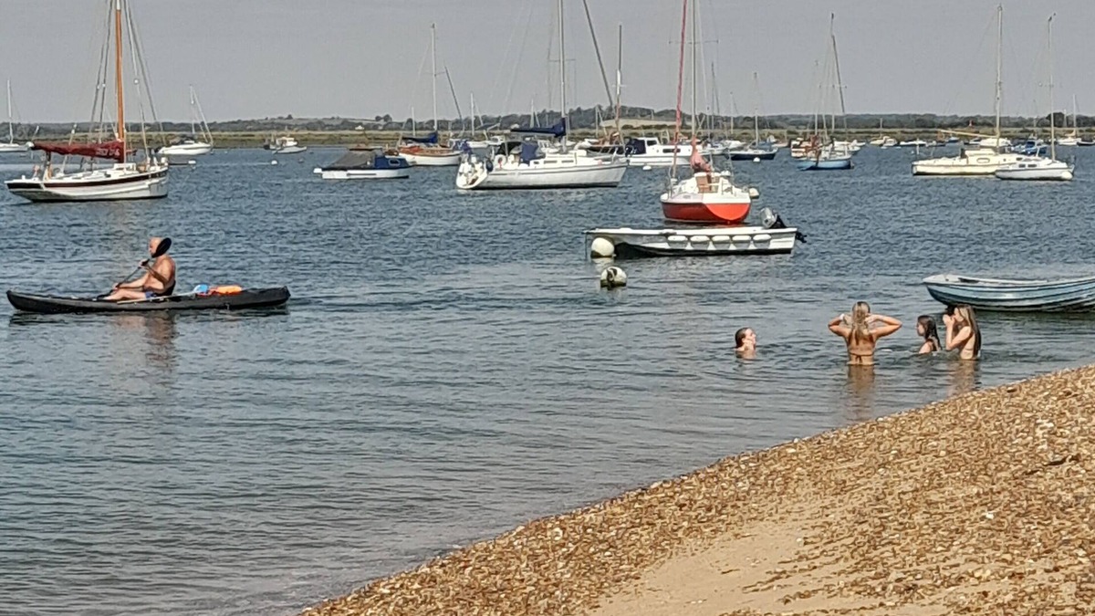 West Mersea Cottage | West Mersea Cottage, Coast Road. Beach/sea area. Xmas/NY availability