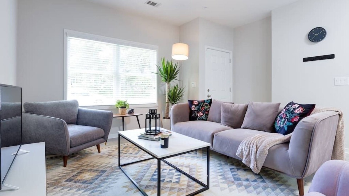 Home Park Apartment | West Midtown 2BR (1st Floor) w/Free parking