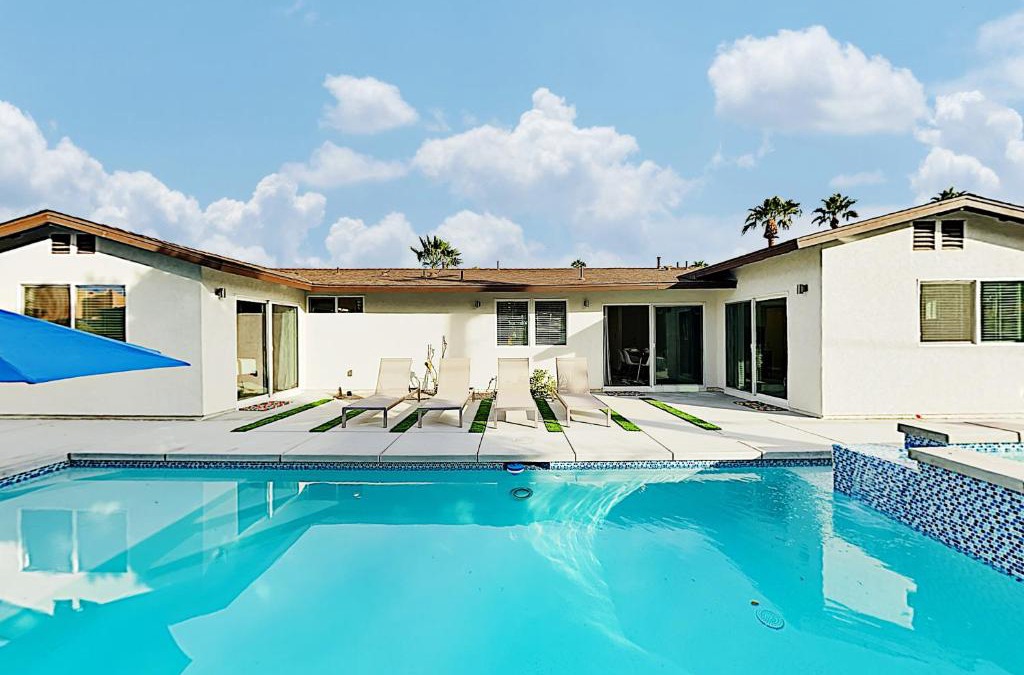 Racquet Club South House | West Nicola Escape Permit# 2719