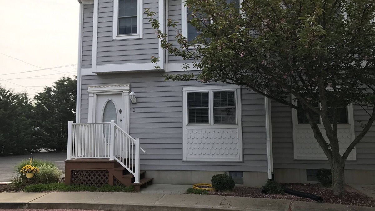 West Ocean City House | West Ocean City townhome next to Sunset Marina close to OC & Assateague Beaches
