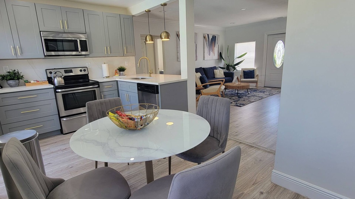 Poiciana Park II House | West Palm Beach Tropical Oasis-5 minutes from Downtown West Palm Beach Florida