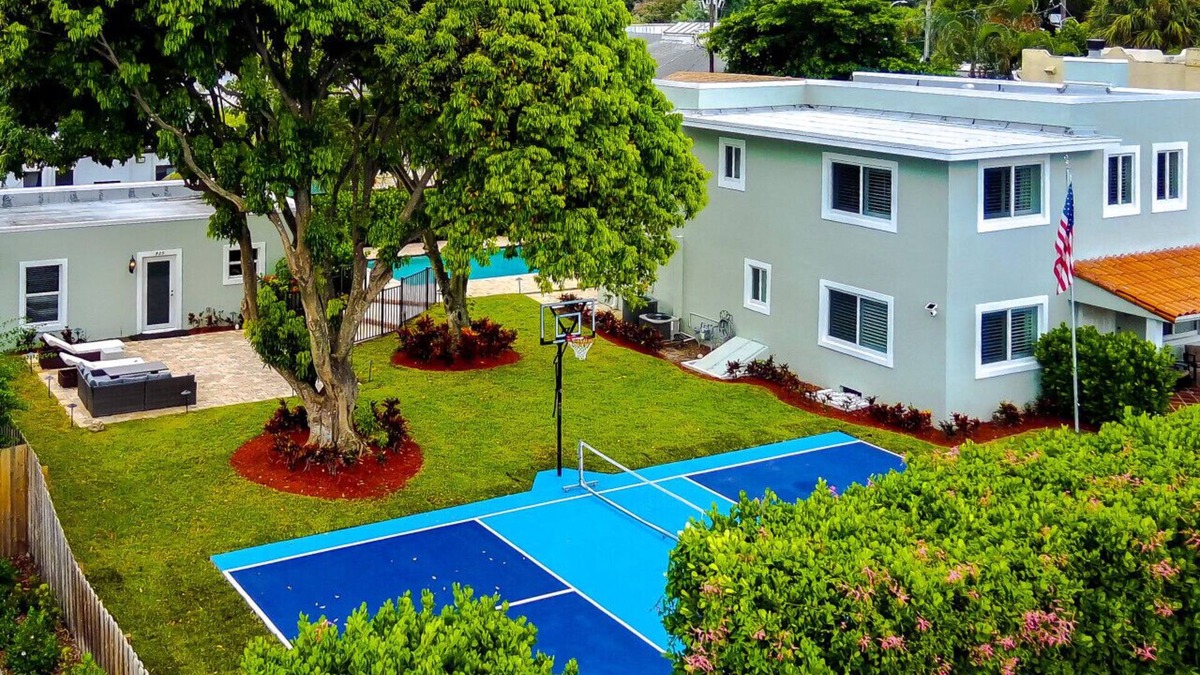 Poiciana Park II Villa | West Palm Oasis w/Pickleball Court & Pool