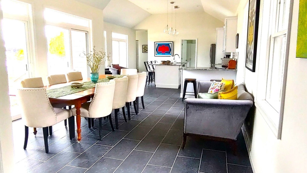 Croom House | West River Waterscape - Where Nature's Whisper Beckons