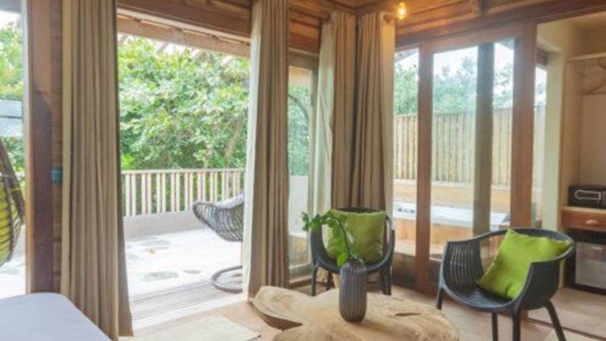 Ukulhas Hotel | West Sands