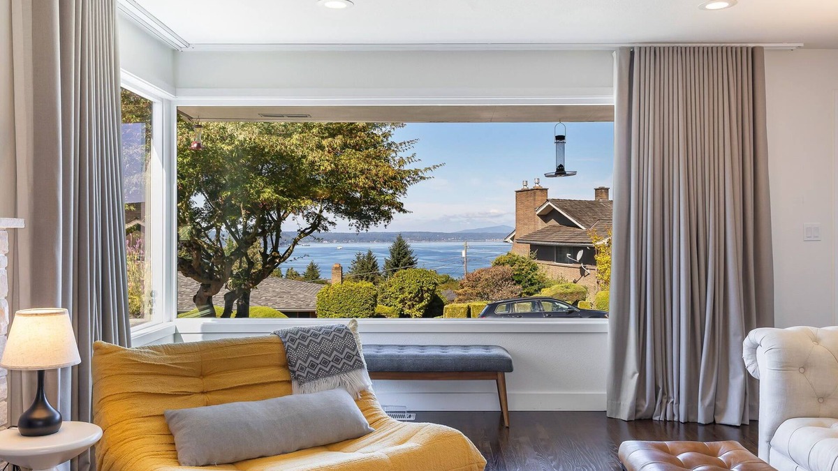 Fauntleroy House | West Seattle Retreat | King Beds | Views