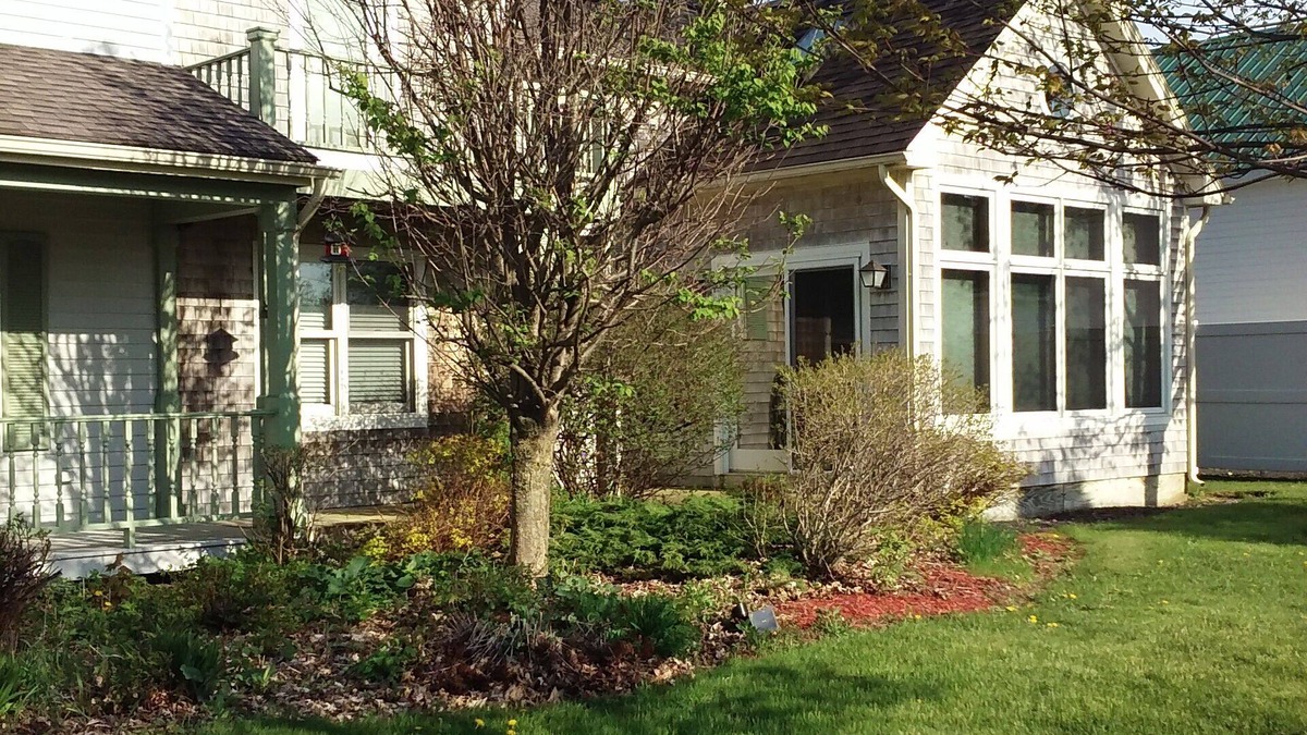 Isle La Motte House | West Shore Lake Champlain Sunsets and Mountain Views