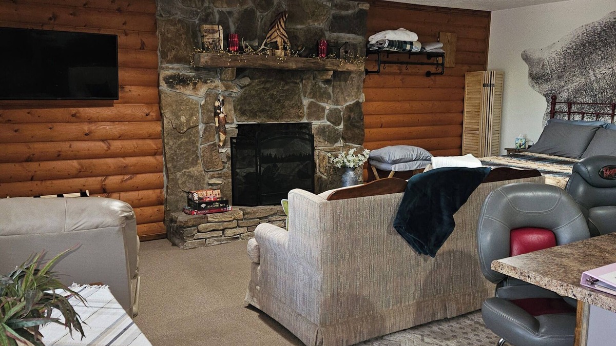 Theodosia Cabin | West Side Angler's Studio/Cabin close to Bull Shoals Lake