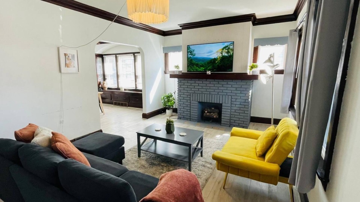 Cleveland Apartment | West Side Apartment for 4 & Pets Welcome