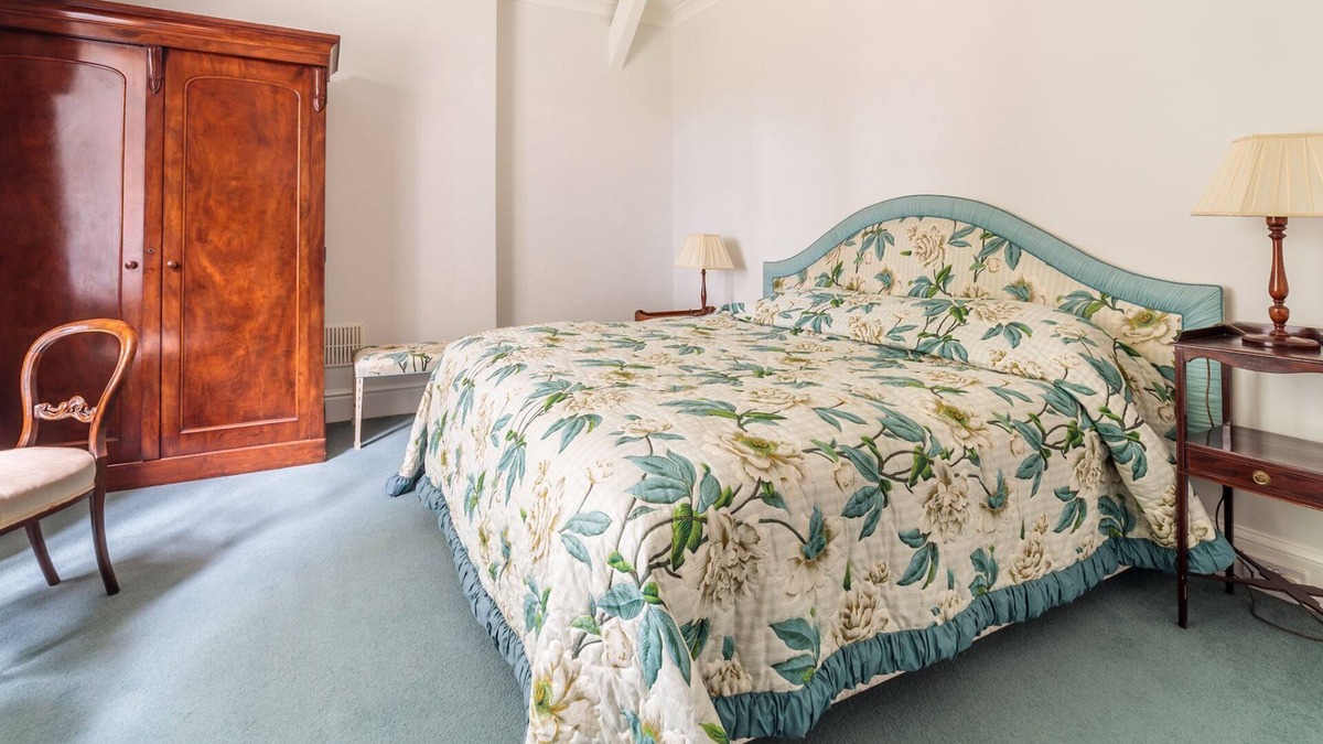 Douglas Cottage | West View - a holiday cottage that sleeps 3 guests in 2 bedrooms