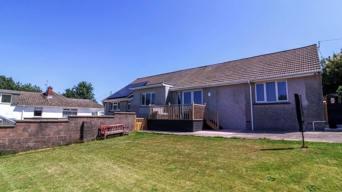 Northlew House | WEST VIEW, pet friendly, with a garden in Hatherleigh