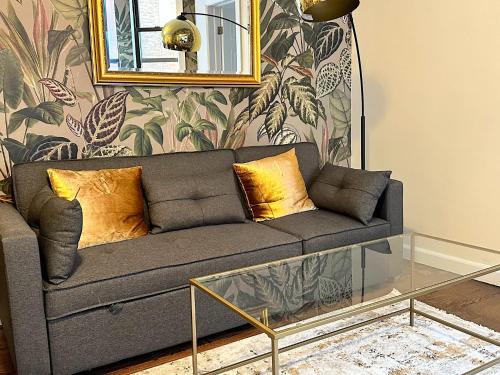 West Village Apartment | West Village Lush Green