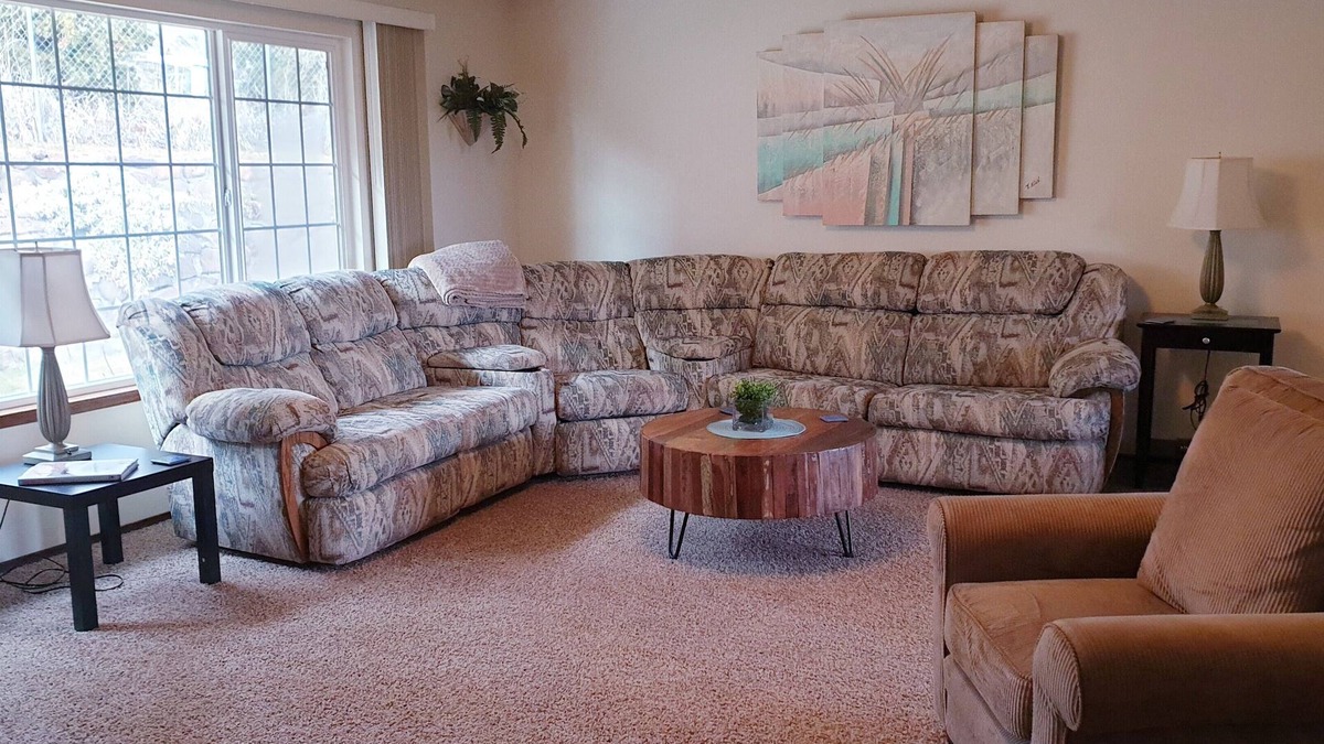 Yakima House | West Yakima - Clean - Safe - Netflix - 810 - ONWU-LLC