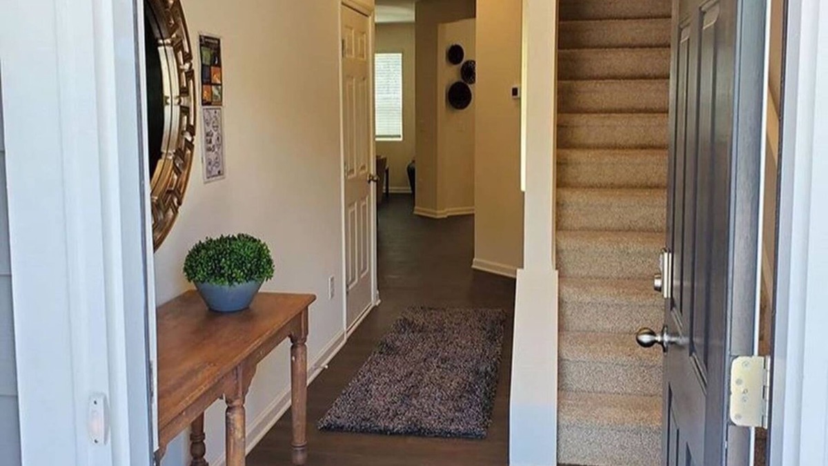 Yorktown Heights House | Westchester feel Hudson valley view