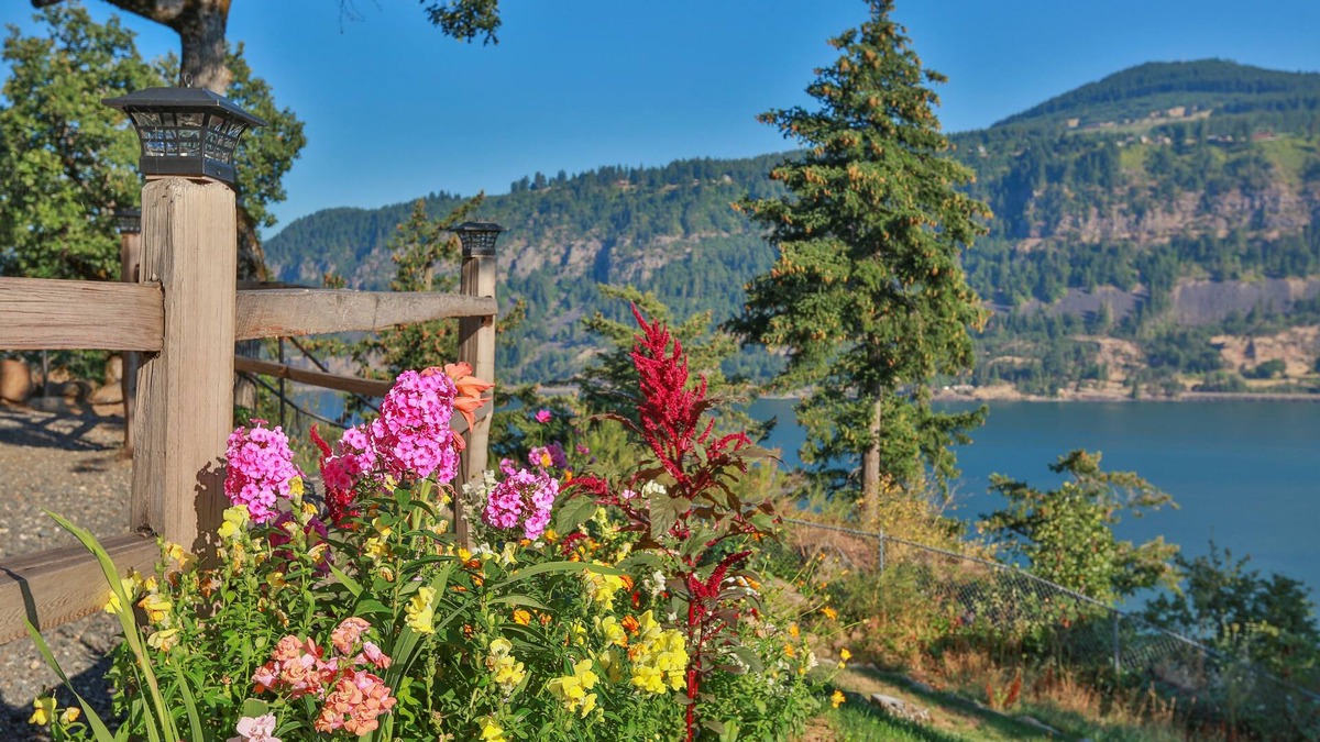 Hood River Hotel | Westcliff Lodge